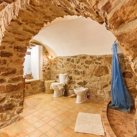 Olmo With Private Pool - Happy
