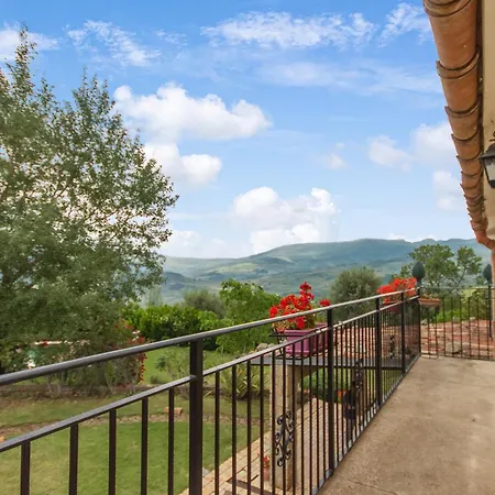 Olmo With Private Pool - Happy Castel di Lucio